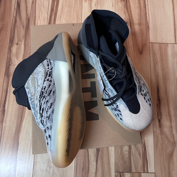 Men’s Yeezy QNTM Basketball NWT 12.5 - Picture 3 of 6